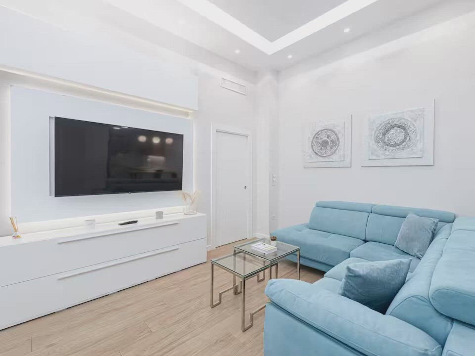 First photo of the property