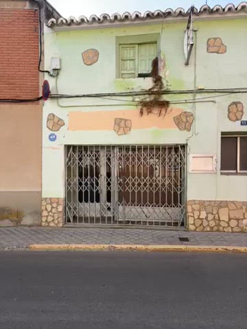 First photo of the property