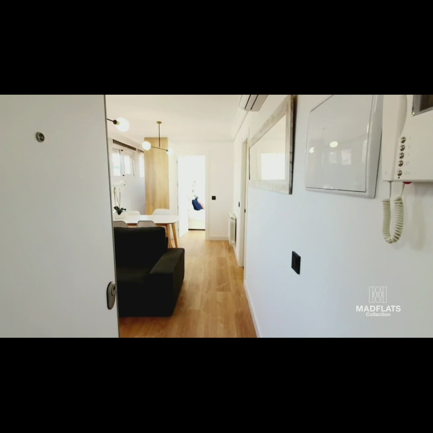 Foto 1 de Alquiler de ático en calle Saavedra Fajardo de 1 habitación con muebles y aire acondicionado